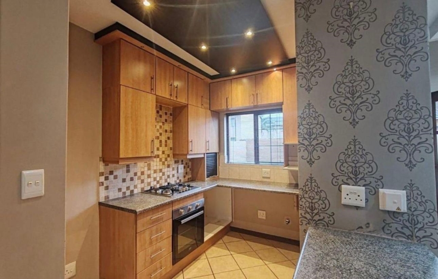 2 Bedroom Property for Sale in Noordwyk Gauteng