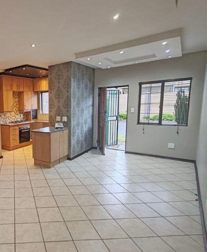 2 Bedroom Property for Sale in Noordwyk Gauteng