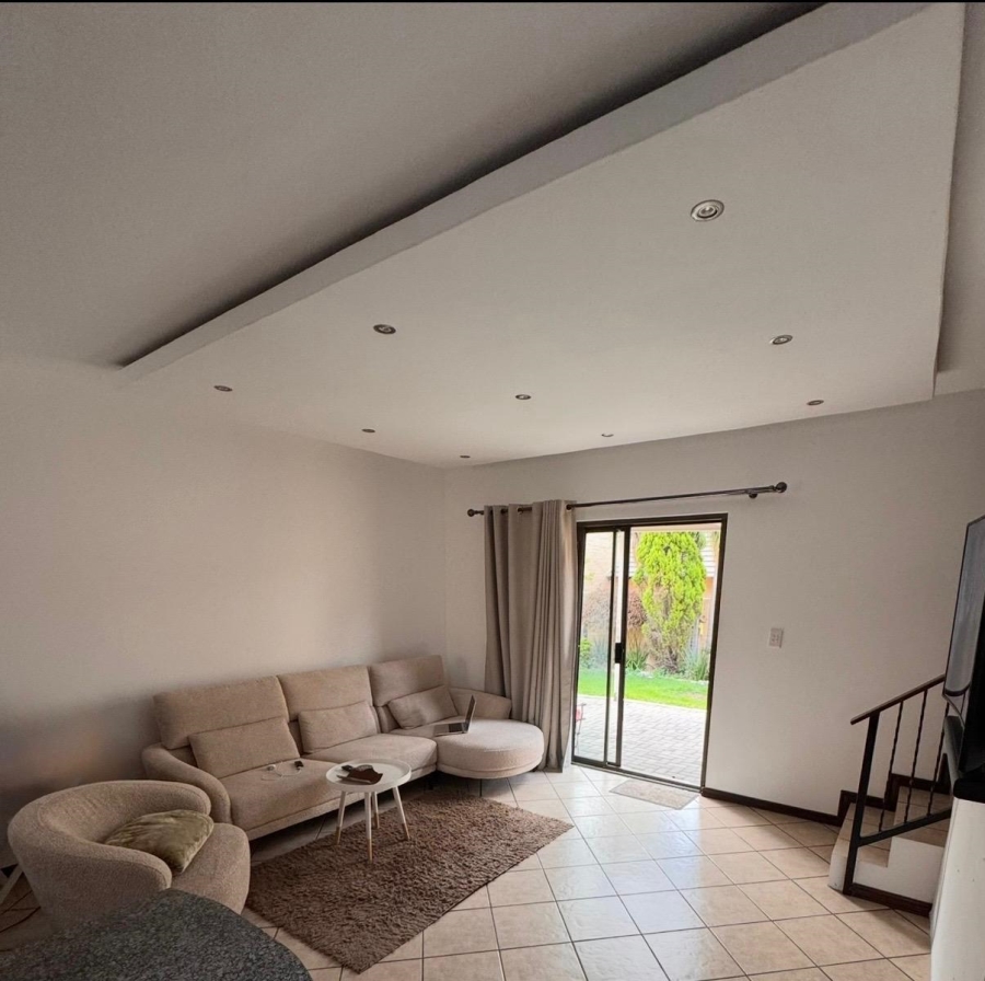 2 Bedroom Property for Sale in Noordwyk Gauteng