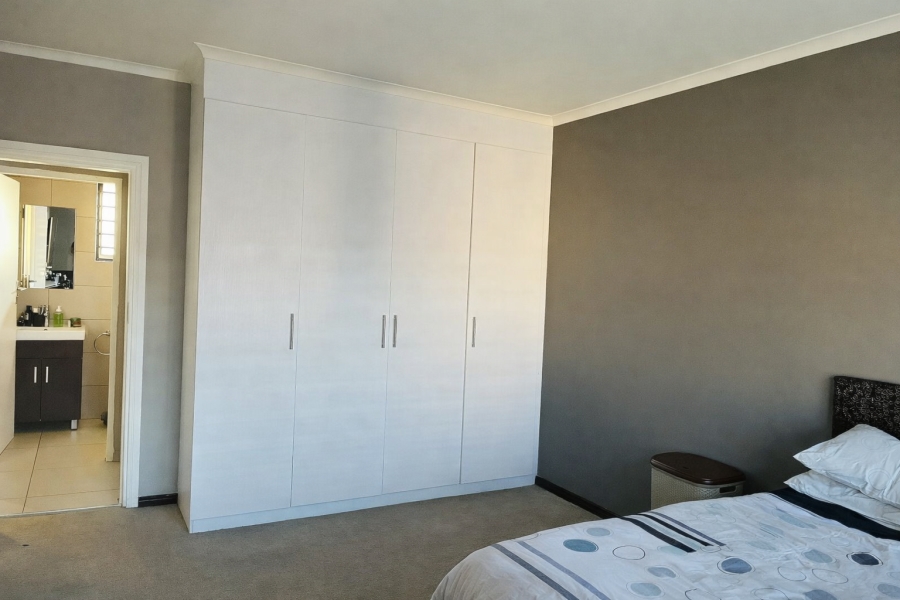 1 Bedroom Property for Sale in Carlswald Gauteng