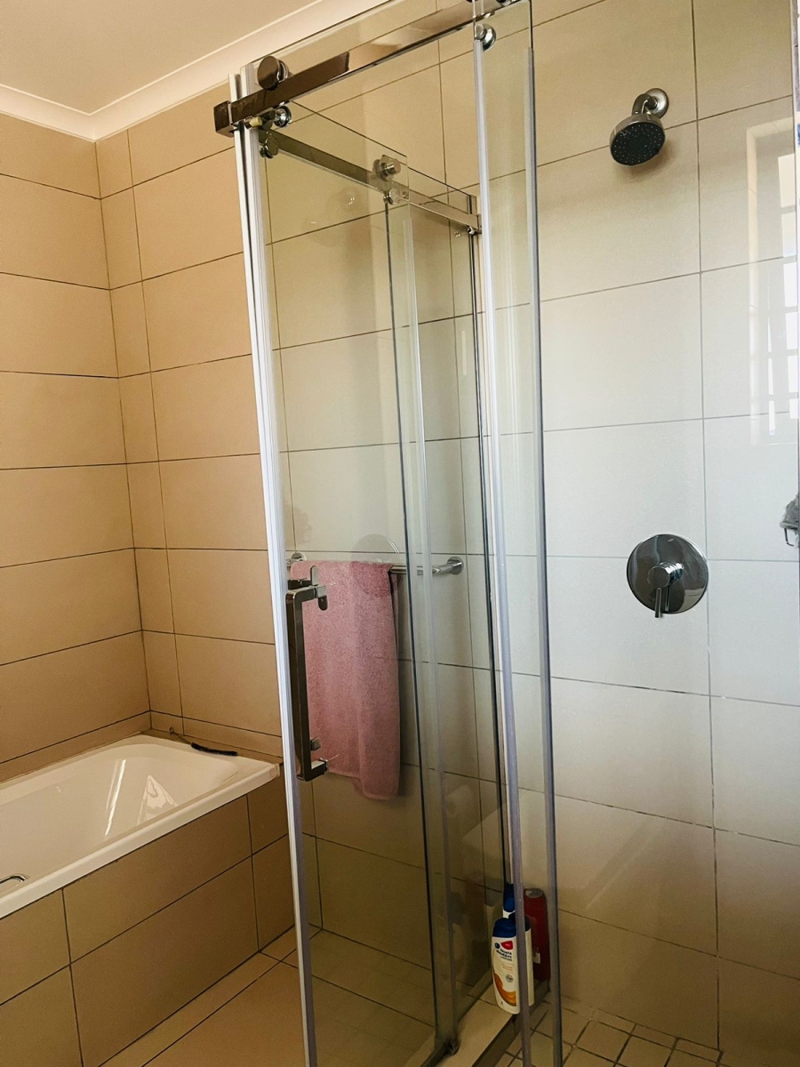 1 Bedroom Property for Sale in Carlswald Gauteng