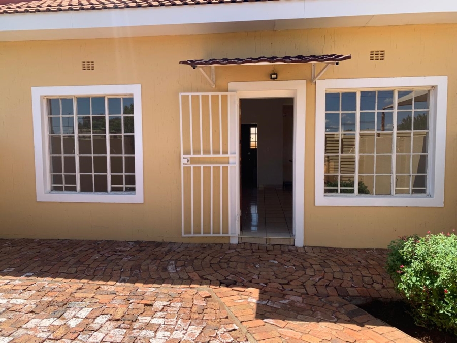 2 Bedroom Property for Sale in Kookrus Gauteng