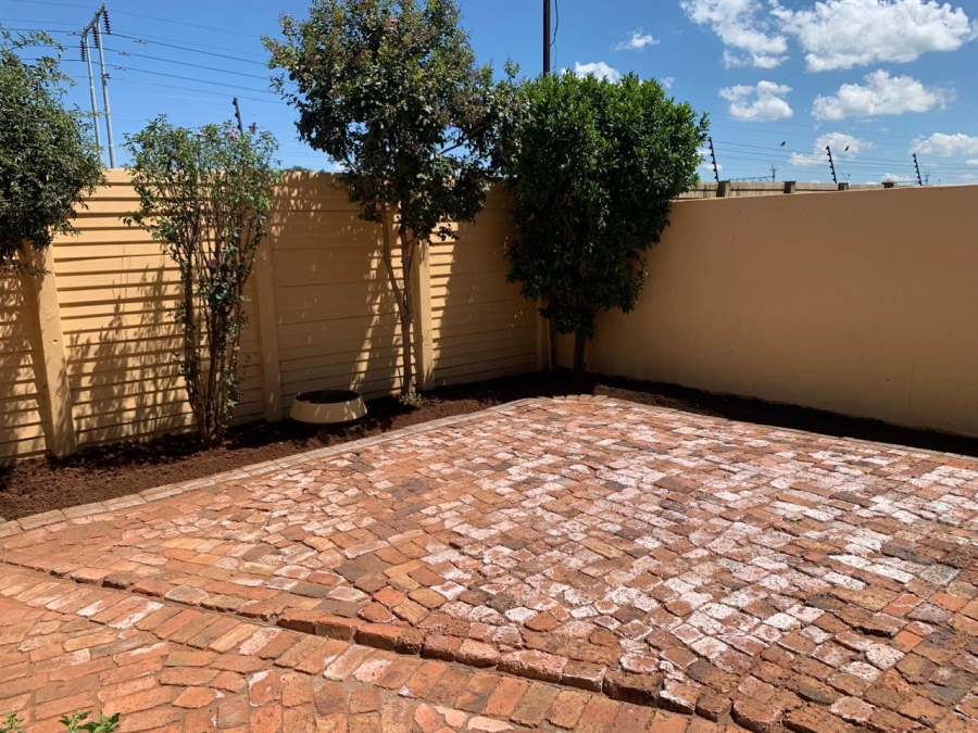 2 Bedroom Property for Sale in Kookrus Gauteng