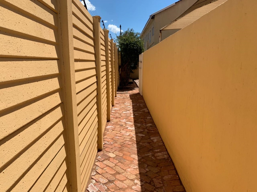 2 Bedroom Property for Sale in Kookrus Gauteng