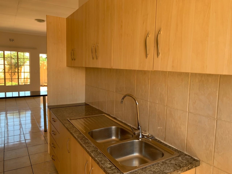 2 Bedroom Property for Sale in Kookrus Gauteng