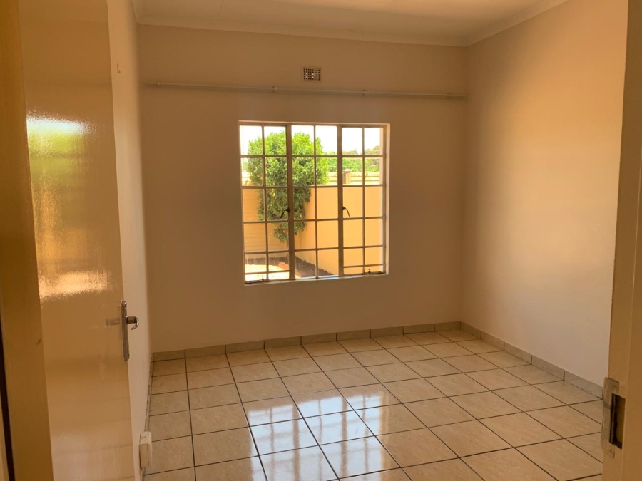 2 Bedroom Property for Sale in Kookrus Gauteng