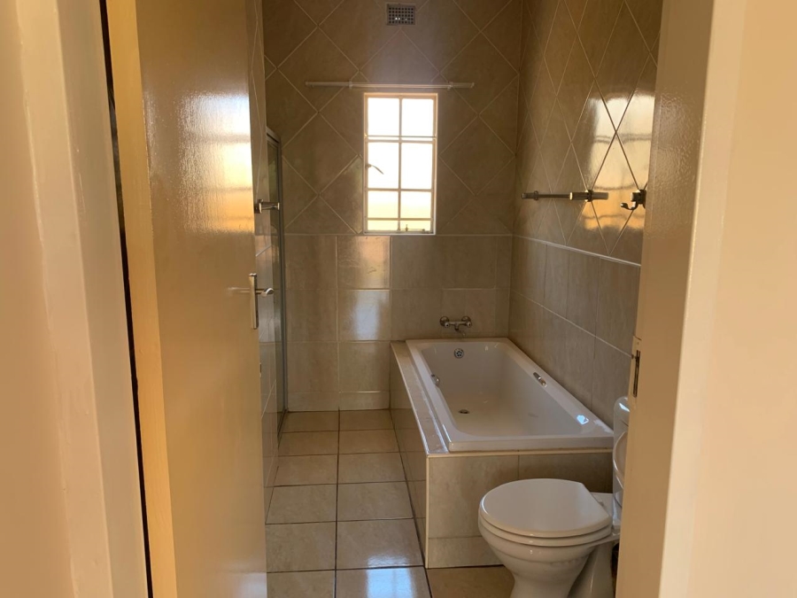 2 Bedroom Property for Sale in Kookrus Gauteng