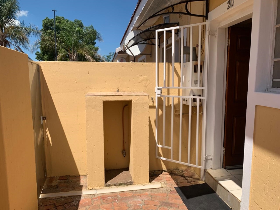 2 Bedroom Property for Sale in Kookrus Gauteng