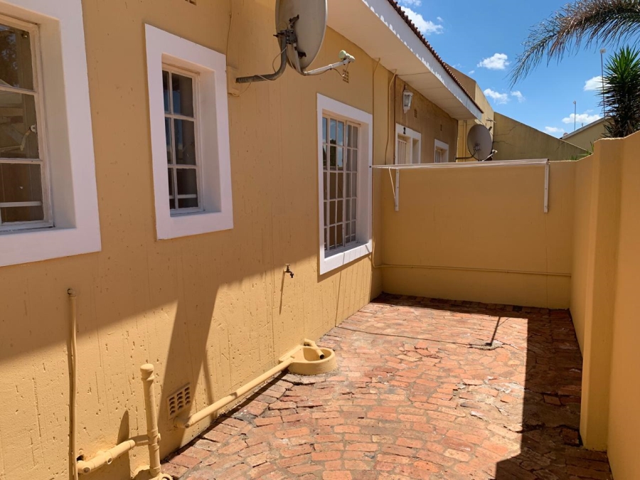 2 Bedroom Property for Sale in Kookrus Gauteng
