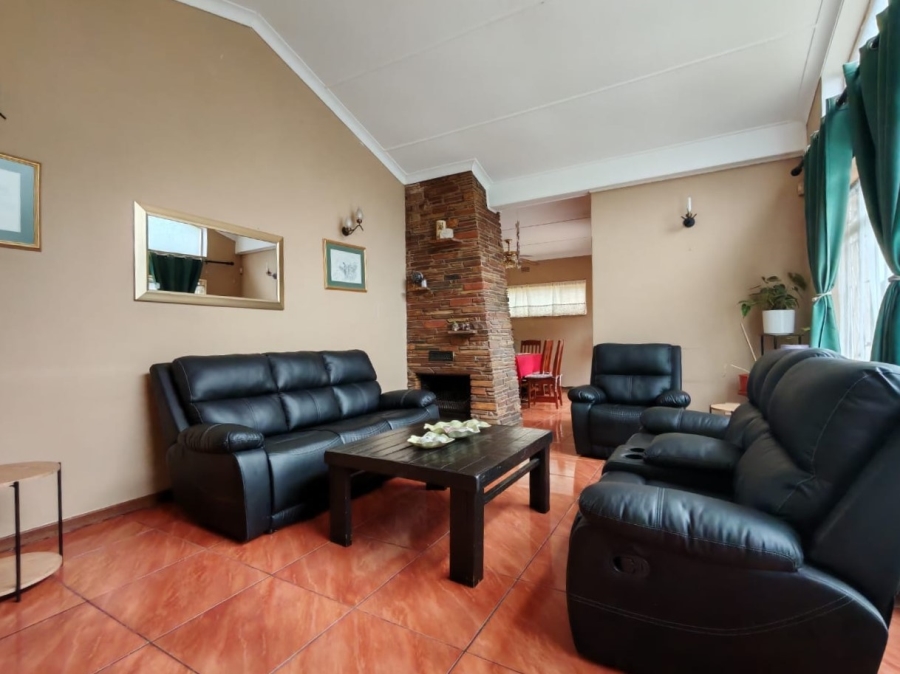 2 Bedroom Property for Sale in Three Rivers Gauteng
