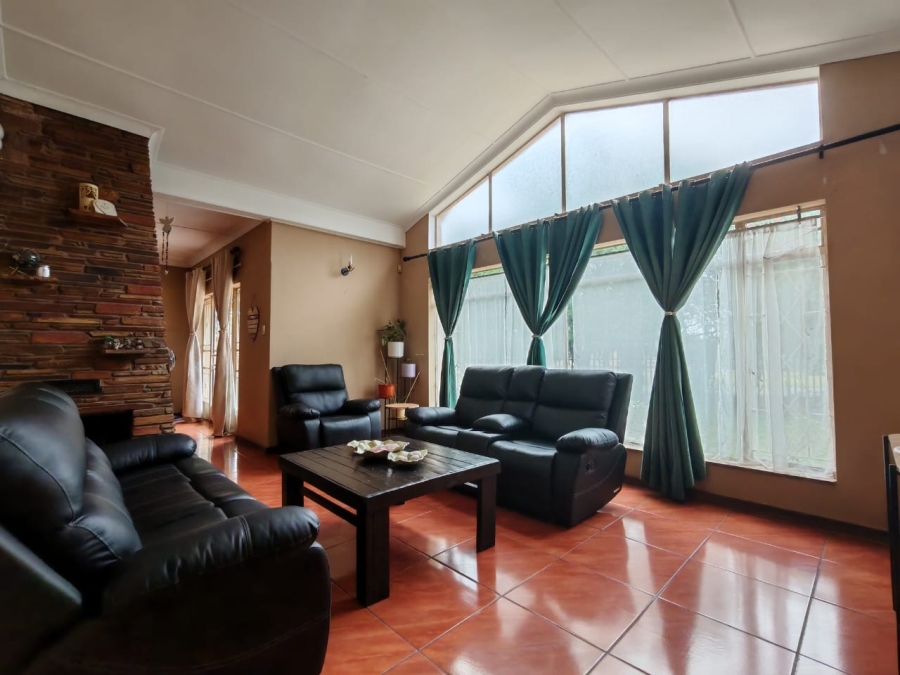 2 Bedroom Property for Sale in Three Rivers Gauteng