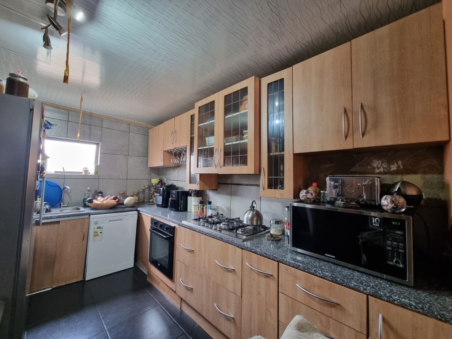 3 Bedroom Property for Sale in Falcon Ridge Gauteng