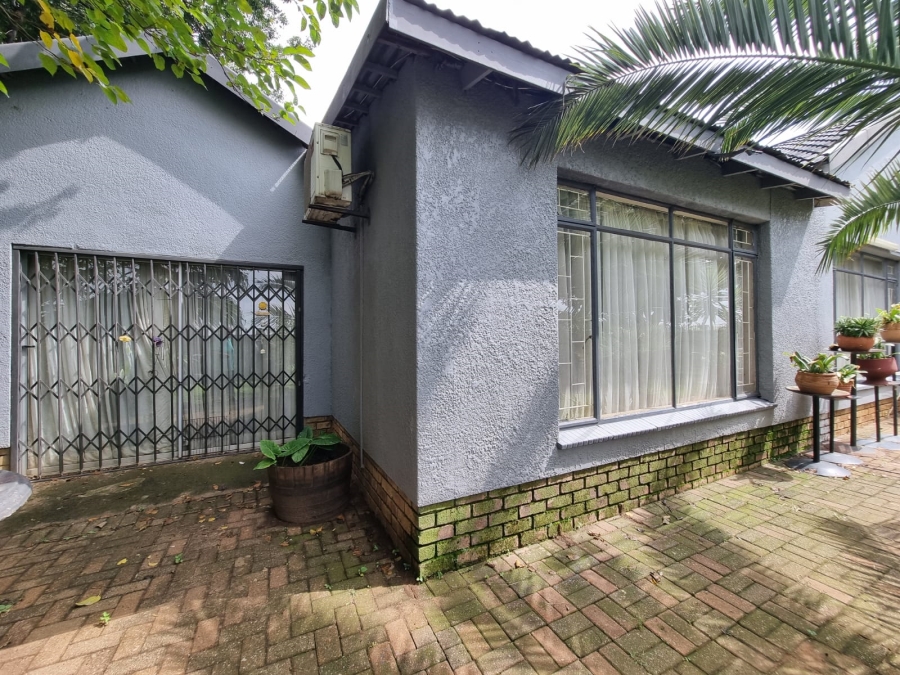 3 Bedroom Property for Sale in Falcon Ridge Gauteng