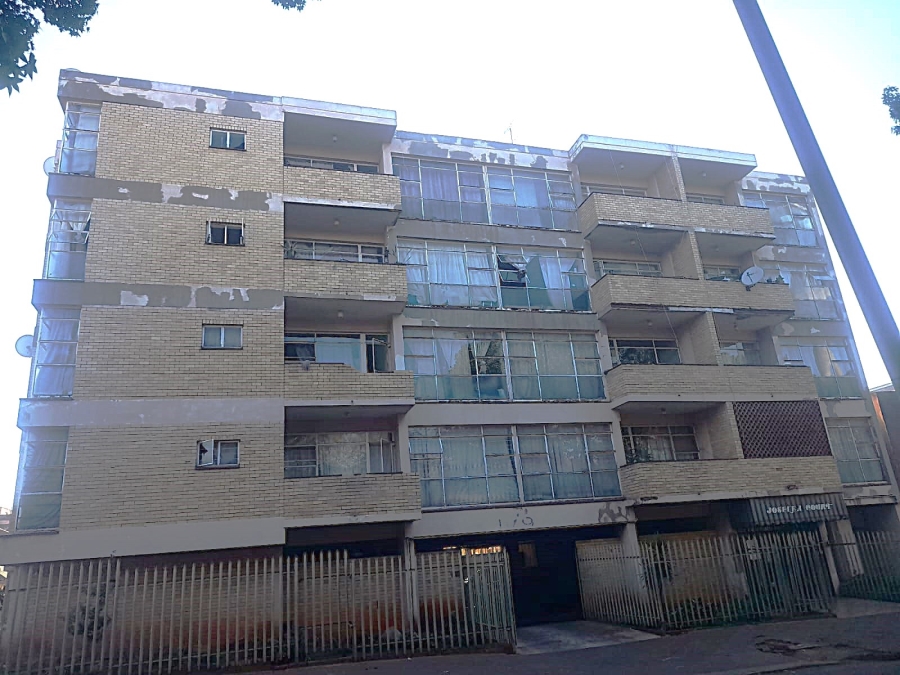 2 Bedroom Property for Sale in Berea Gauteng