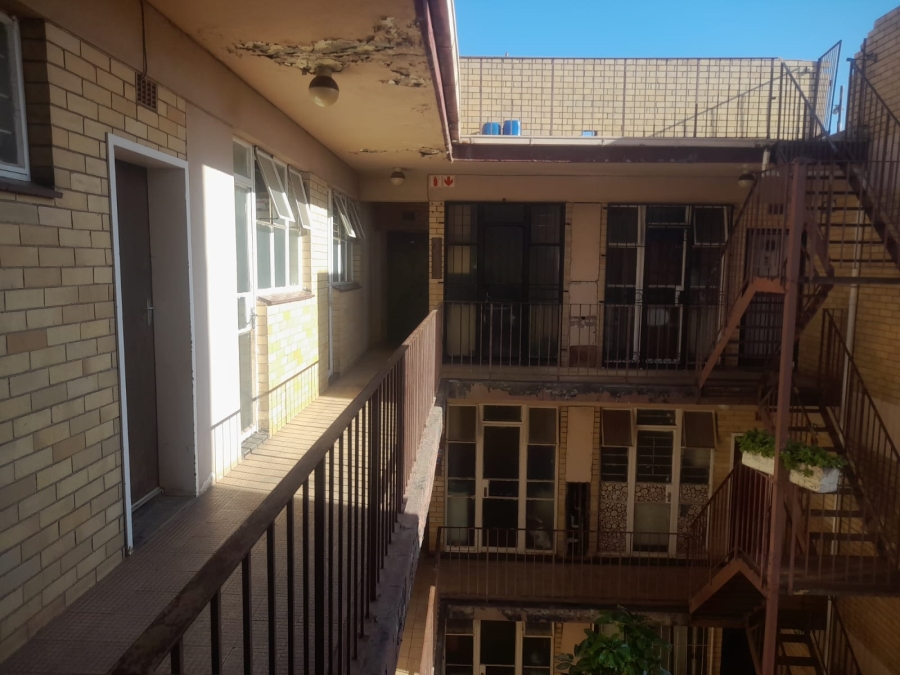 2 Bedroom Property for Sale in Berea Gauteng