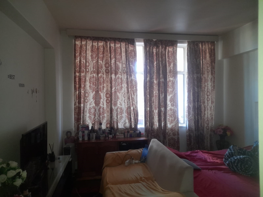 2 Bedroom Property for Sale in Hillbrow Gauteng