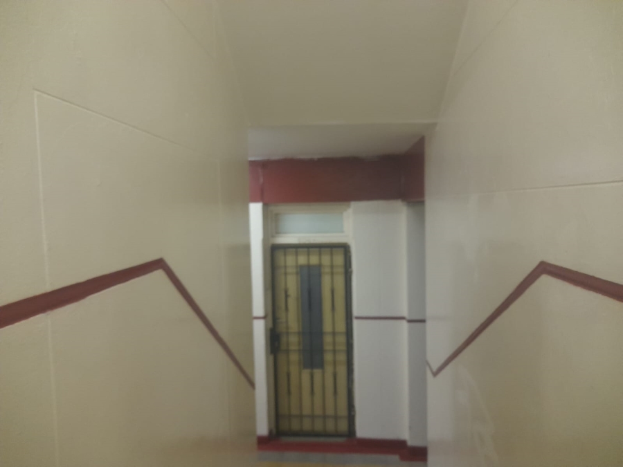 2 Bedroom Property for Sale in Hillbrow Gauteng