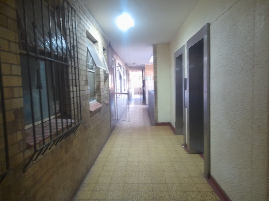 2 Bedroom Property for Sale in Hillbrow Gauteng