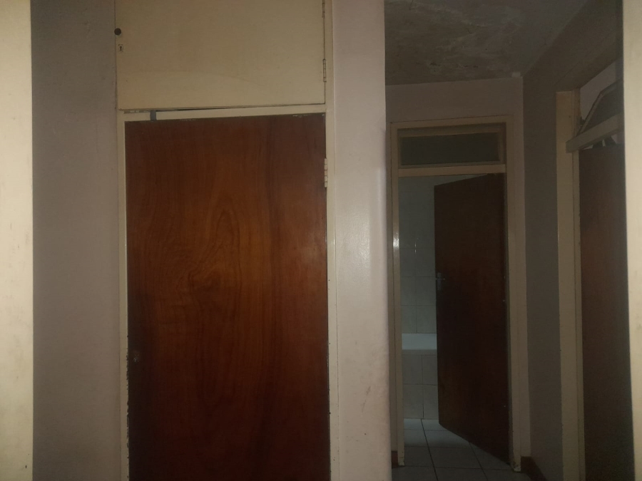 2 Bedroom Property for Sale in Hillbrow Gauteng