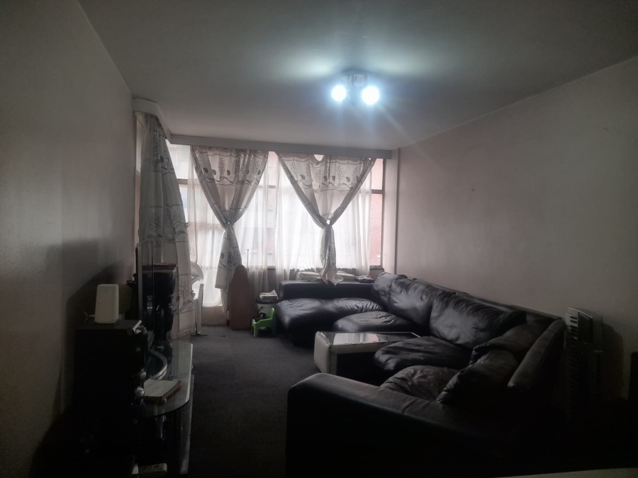 2 Bedroom Property for Sale in Hillbrow Gauteng