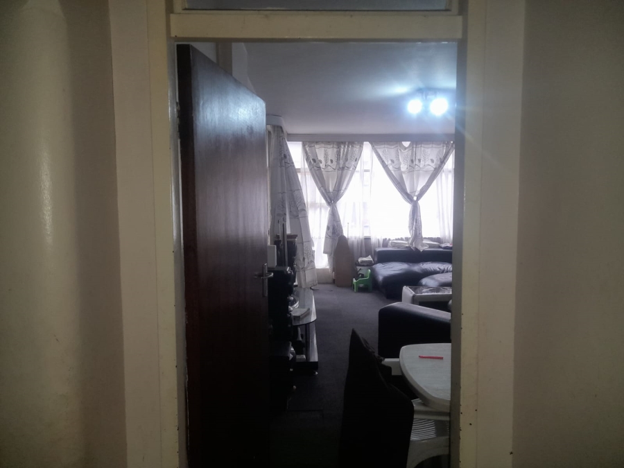 2 Bedroom Property for Sale in Hillbrow Gauteng