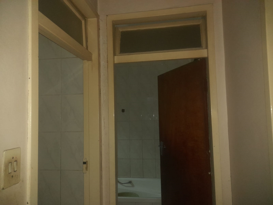 2 Bedroom Property for Sale in Hillbrow Gauteng