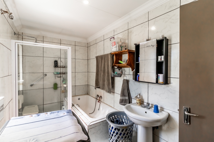 3 Bedroom Property for Sale in Wonderboom South Gauteng