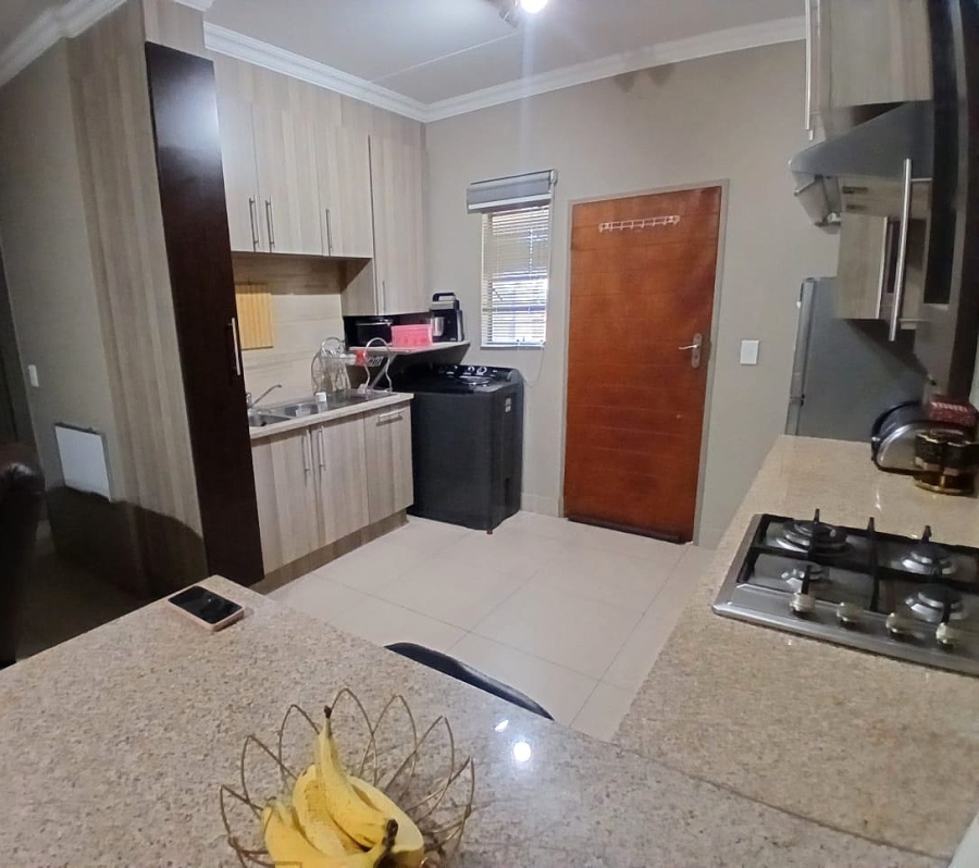 To Let 2 Bedroom Property for Rent in Moregloed Gauteng