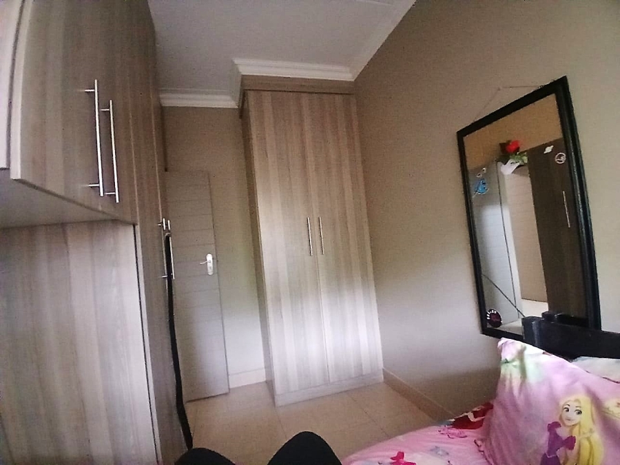 To Let 2 Bedroom Property for Rent in Moregloed Gauteng