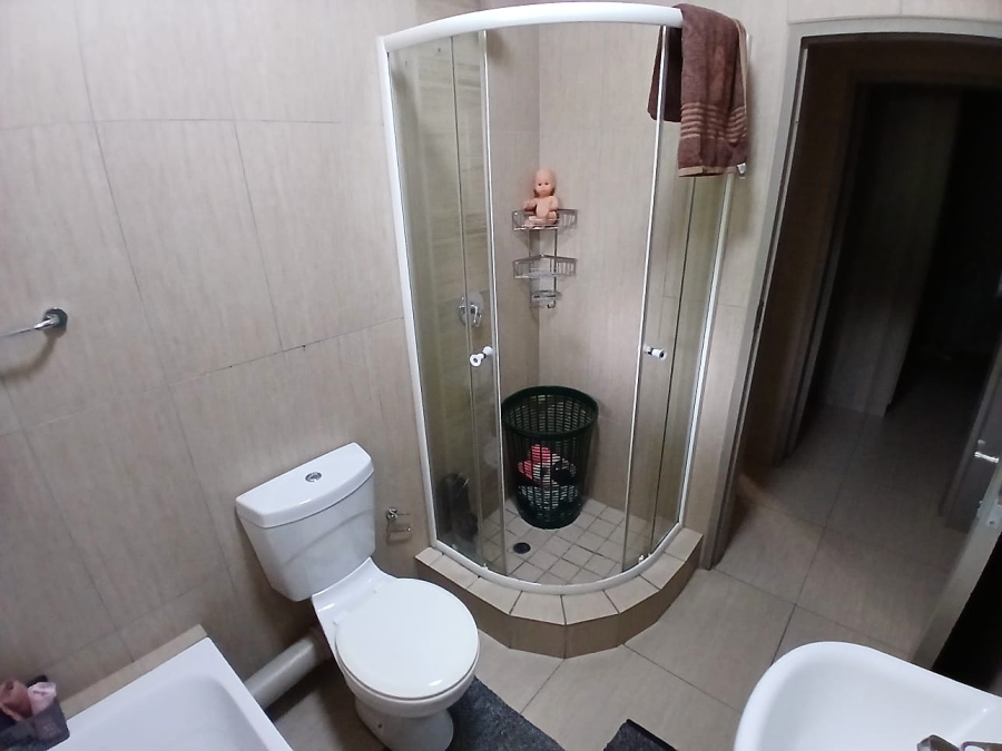 To Let 2 Bedroom Property for Rent in Moregloed Gauteng