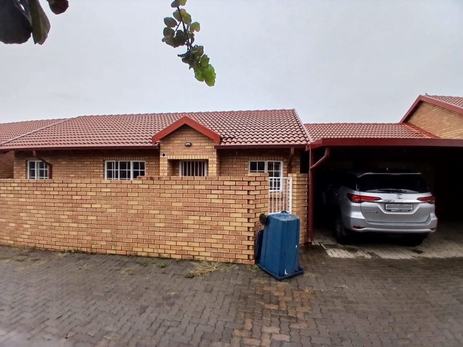 To Let 2 Bedroom Property for Rent in Equestria Gauteng