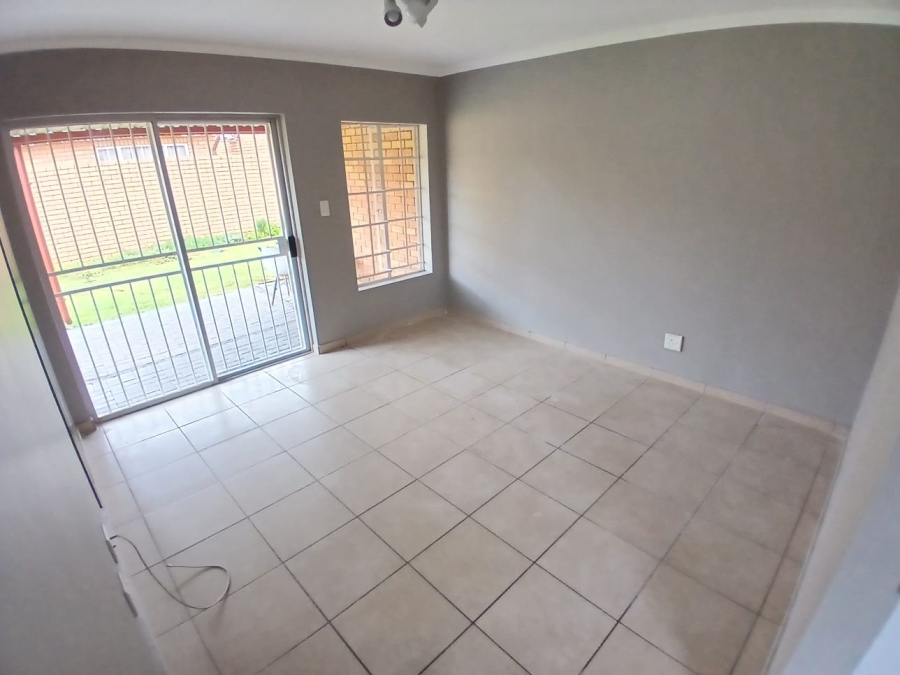 To Let 2 Bedroom Property for Rent in Equestria Gauteng