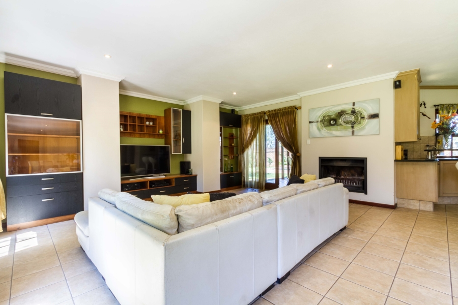 4 Bedroom Property for Sale in Silver Lakes Golf Estate Gauteng