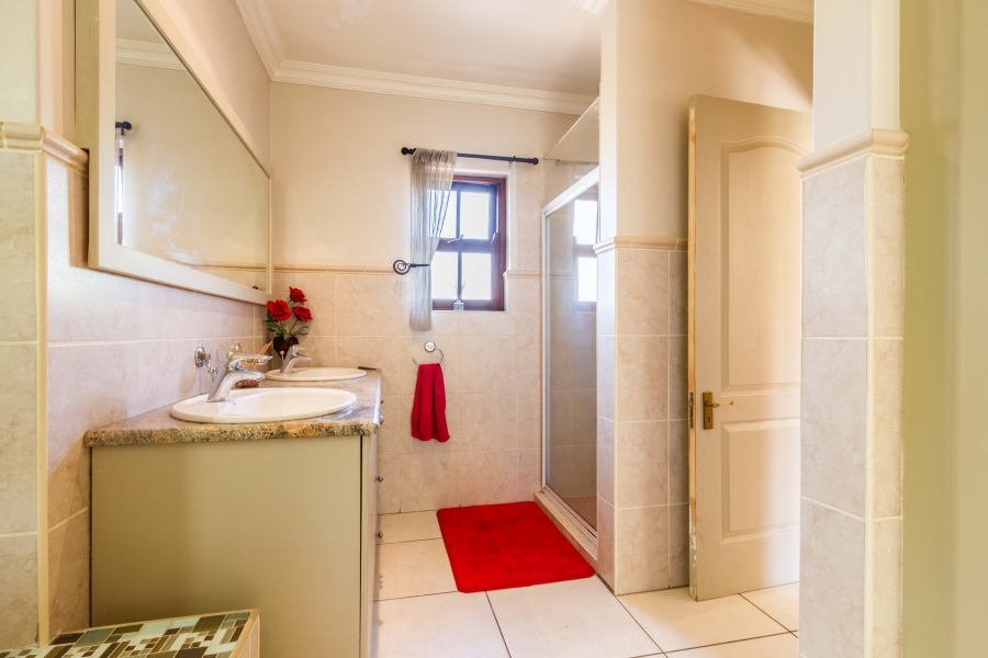 4 Bedroom Property for Sale in Silver Lakes Golf Estate Gauteng