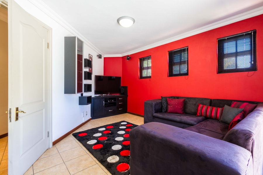 4 Bedroom Property for Sale in Silver Lakes Golf Estate Gauteng