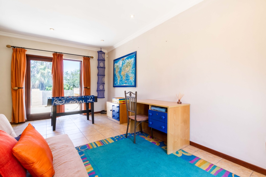 4 Bedroom Property for Sale in Silver Lakes Golf Estate Gauteng