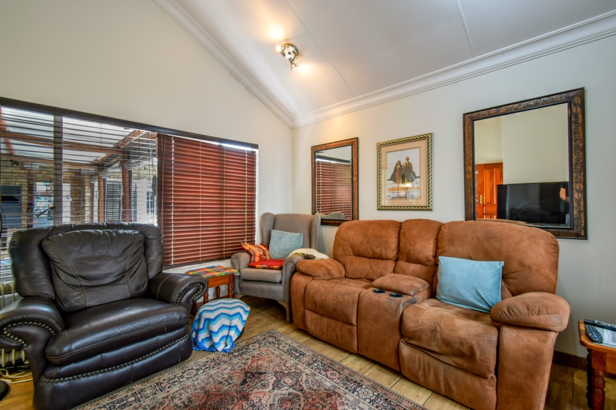 5 Bedroom Property for Sale in Montana Park Gauteng