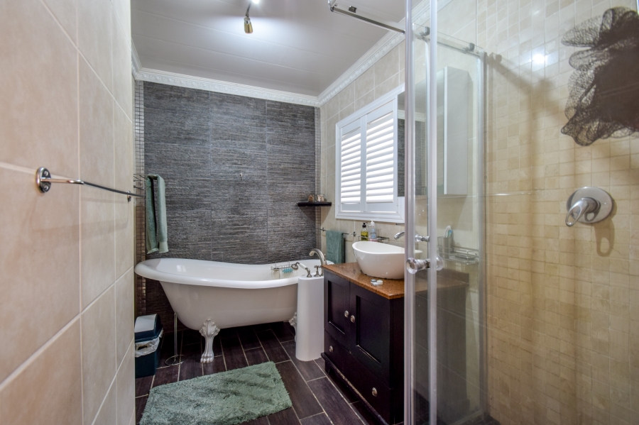 5 Bedroom Property for Sale in Montana Park Gauteng