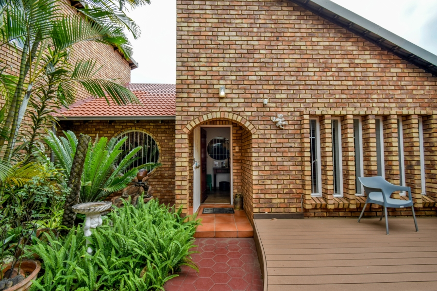 5 Bedroom Property for Sale in Montana Park Gauteng