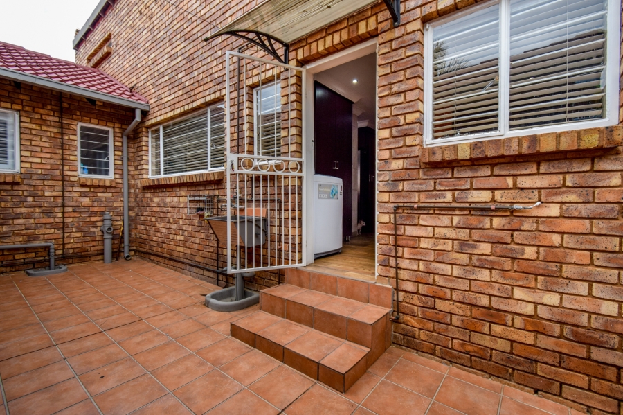 5 Bedroom Property for Sale in Montana Park Gauteng