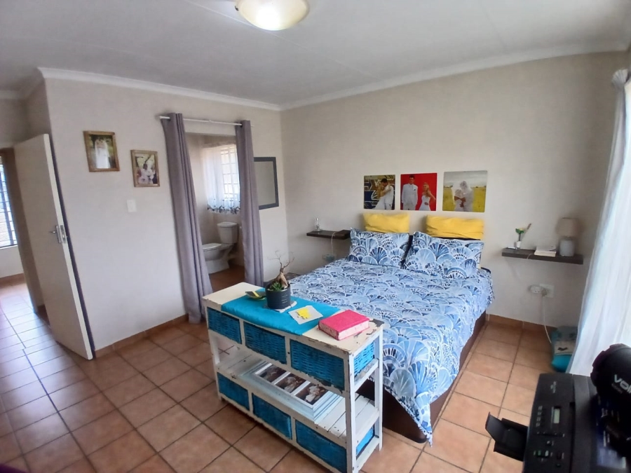 To Let 3 Bedroom Property for Rent in Moregloed Gauteng