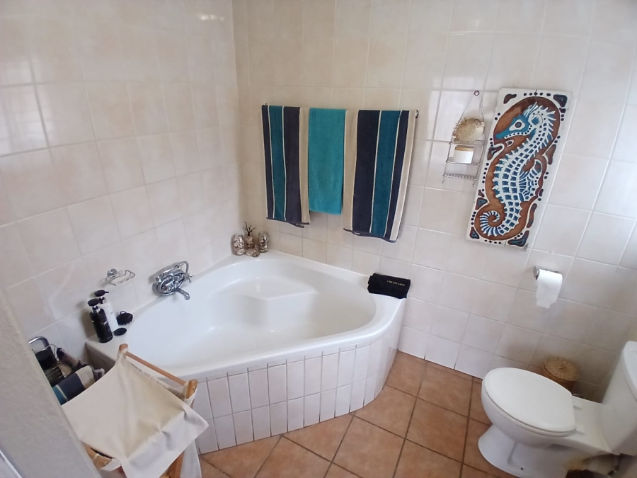 To Let 3 Bedroom Property for Rent in Moregloed Gauteng