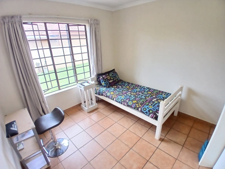 To Let 3 Bedroom Property for Rent in Moregloed Gauteng