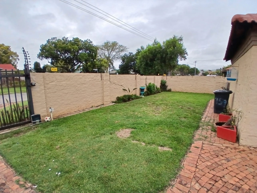 To Let 3 Bedroom Property for Rent in Moregloed Gauteng