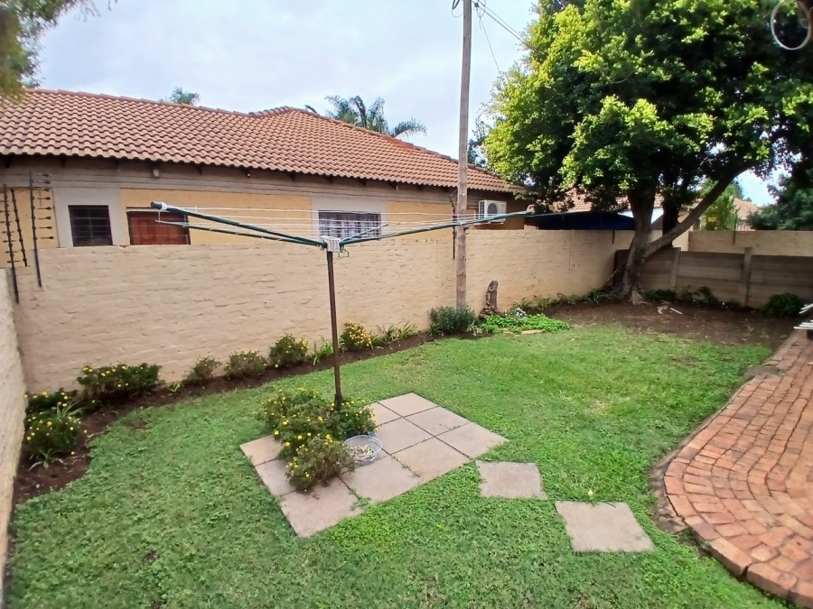 To Let 3 Bedroom Property for Rent in Moregloed Gauteng