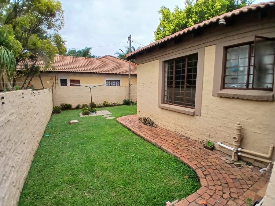 To Let 3 Bedroom Property for Rent in Moregloed Gauteng