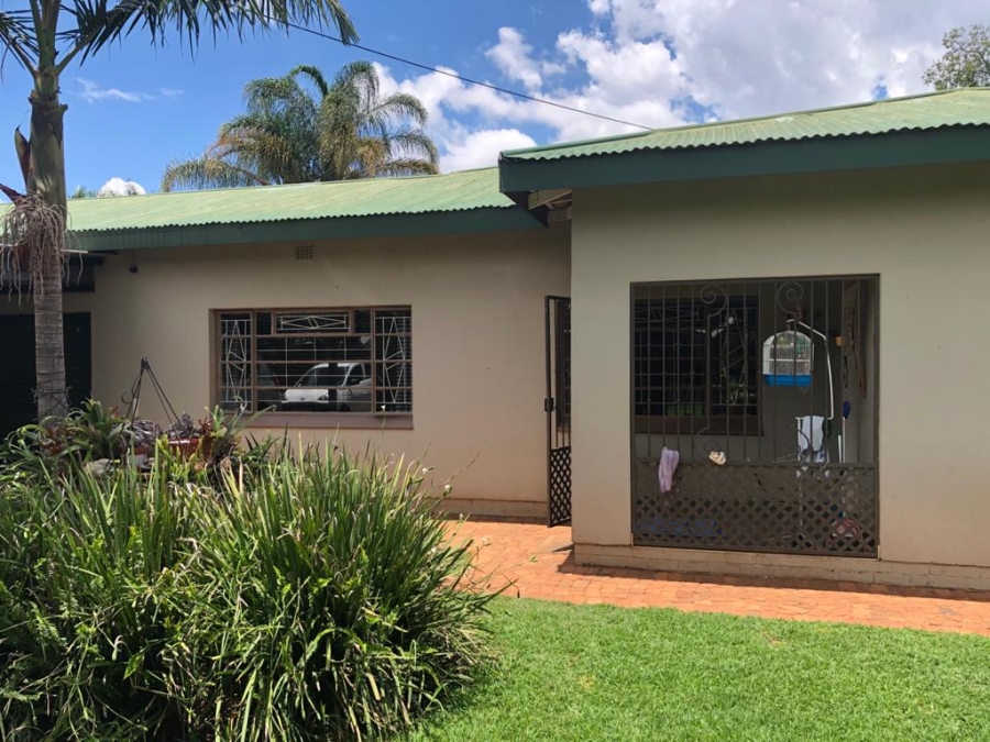 To Let 3 Bedroom Property for Rent in Waverley Gauteng