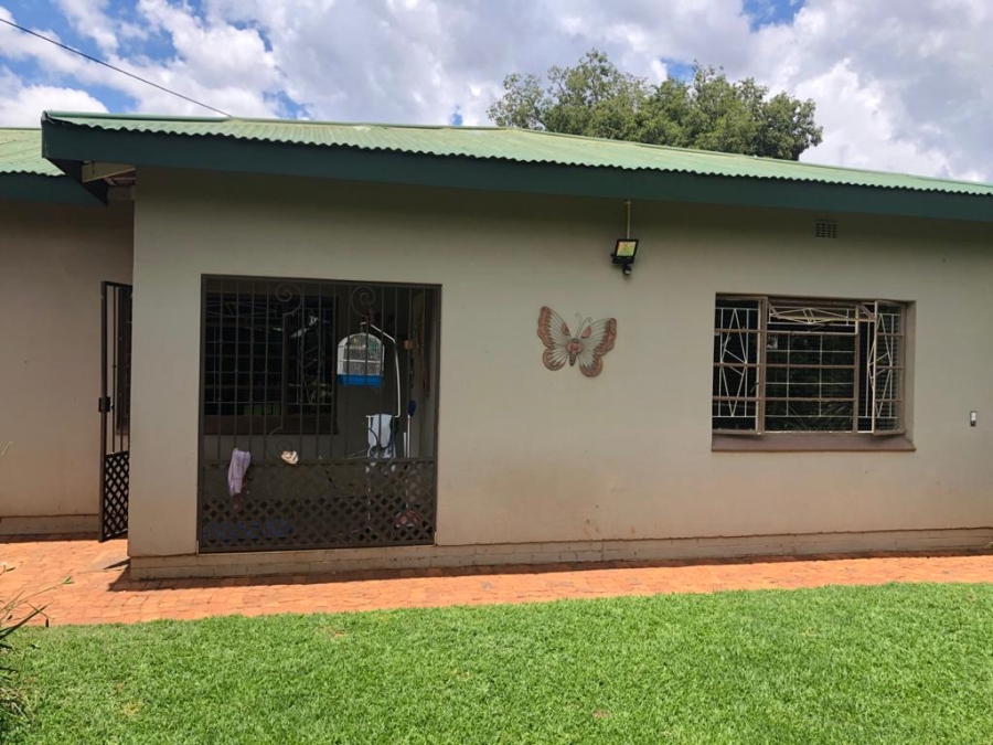 To Let 3 Bedroom Property for Rent in Waverley Gauteng