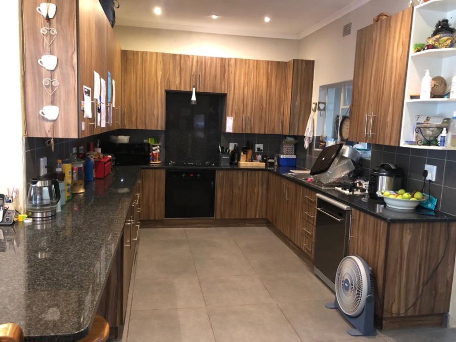 To Let 3 Bedroom Property for Rent in Waverley Gauteng