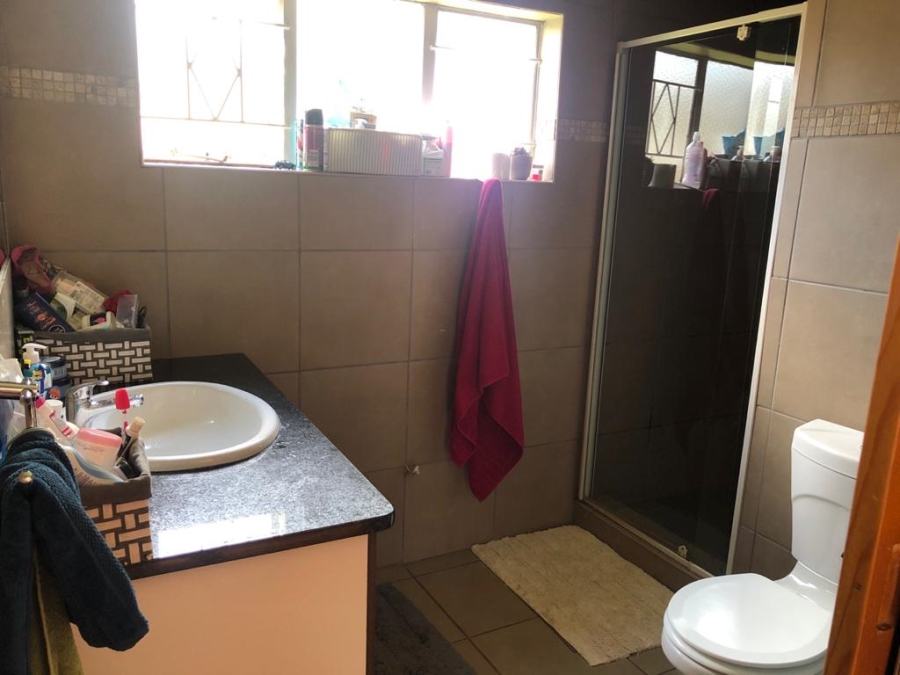 To Let 3 Bedroom Property for Rent in Waverley Gauteng